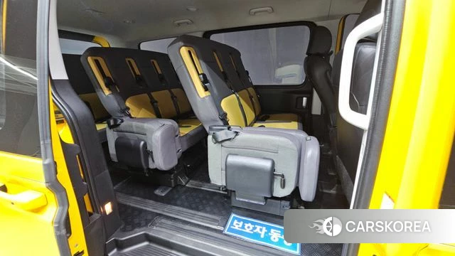 Hyundai Staria 2022 Желтый из Кореи, фото 2