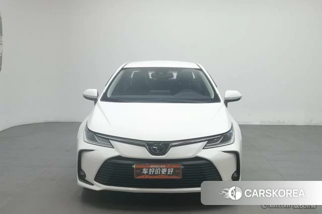 Toyota Corolla 2021 Белый из Китая, фото 2