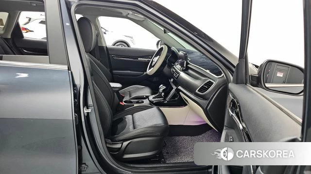 Kia Seltos 2021 Серый из Кореи, фото 2