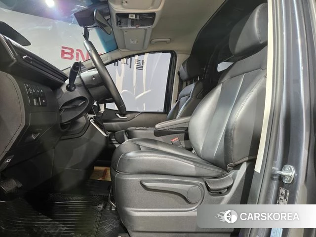 Hyundai Staria 2023 Серый из Кореи, фото 2