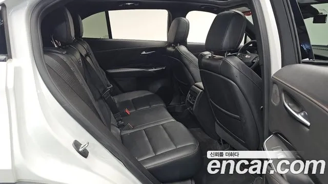 Cadillac XT4 2023 Белый из Кореи, фото 2