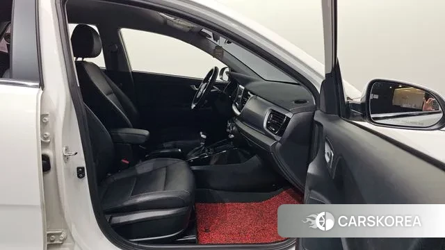 Kia Stonic 2019 Белый из Кореи, фото 2