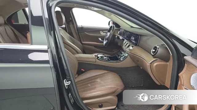 Mercedes-Benz E-Class W213 2020 Черный из Кореи, фото 2