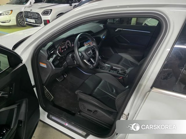 Audi Q3 (F3) 2022 Белый из Кореи, фото 2