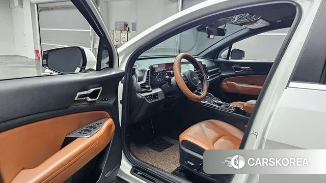 Kia Sportage 5th Generation Hybrid 2023 Белый из Кореи, фото 2