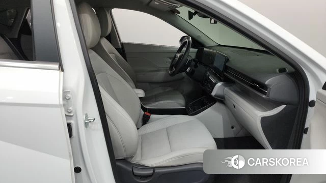 Hyundai Kona (SX2) 2023 Белый из Кореи, фото 2