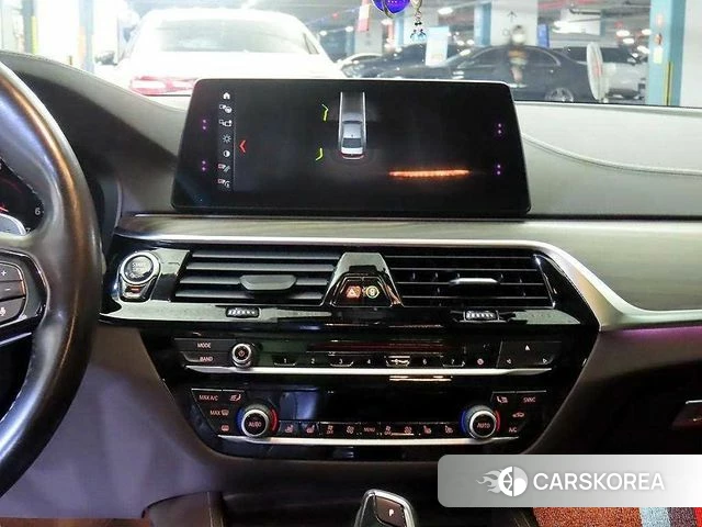 BMW 5 Series (G30) 2018 Серебряный из Кореи, фото 2