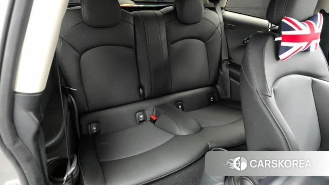 Mini Cooper 2023 Серебристо-серый из Кореи, фото 2