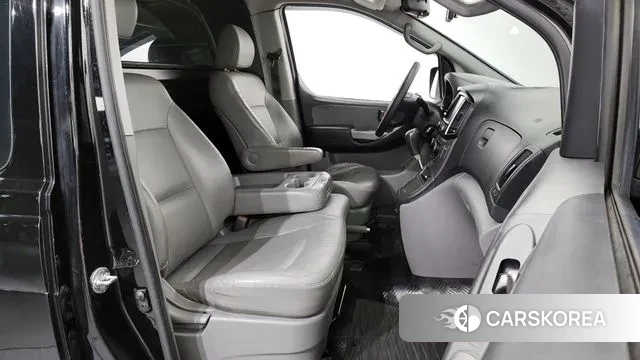 Hyundai The New Grand Starex 2018 Черный из Кореи, фото 2