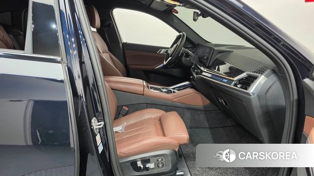 BMW X6 (G06) 2024 Черный из Кореи, фото 2