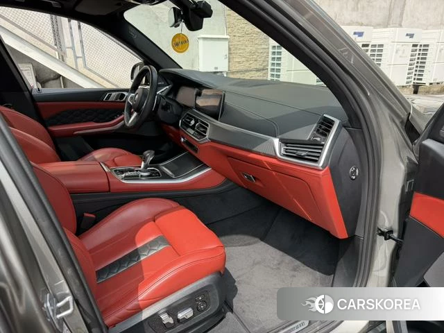 BMW X5 M 2022 Темно-серый из Китая, фото 2