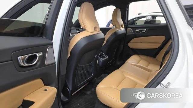 Volvo XC60 second Generation 2023 Белый из Кореи, фото 2