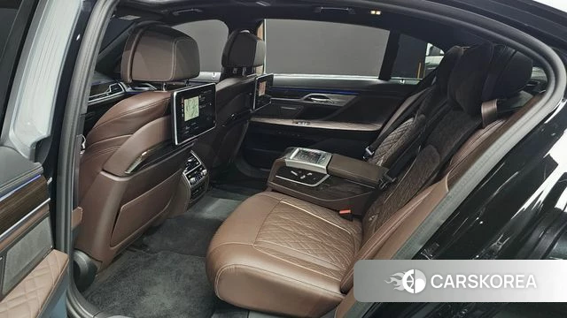 BMW 7 Series (G11) 2020 Черный из Кореи, фото 2