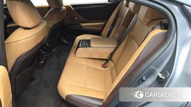 Lexus ES300h 7th generation 2020 Серый из Кореи, фото 2