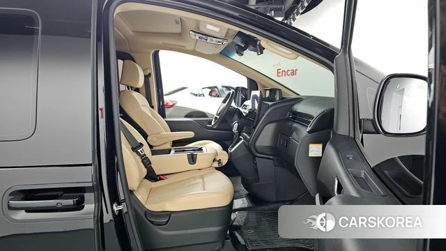 Hyundai Staria 2024 Черный из Кореи, фото 2