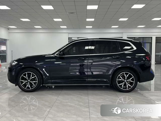 BMW X3 2022 Черный из Китая, фото 2