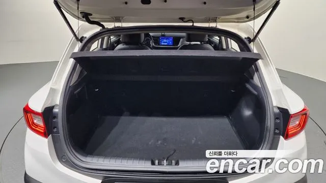 Kia Stonic 2018 Белый из Кореи, фото 2