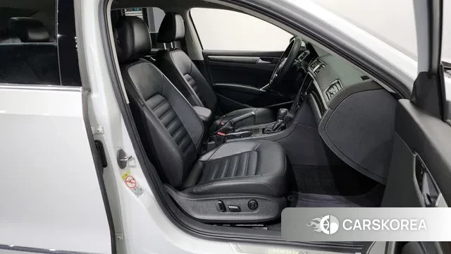 Volkswagen The New Passat 2018 Белый из Кореи, фото 2