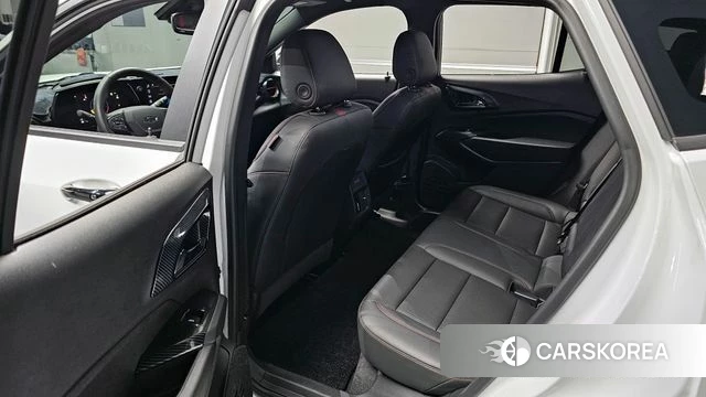 Chevrolet (GM Daewoo) Trax Crossover 2024 Белый из Кореи, фото 2