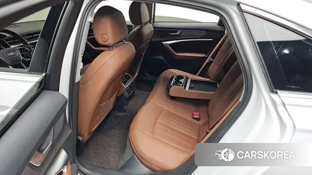 Audi A6 (C8) 2021 Белый из Кореи, фото 2