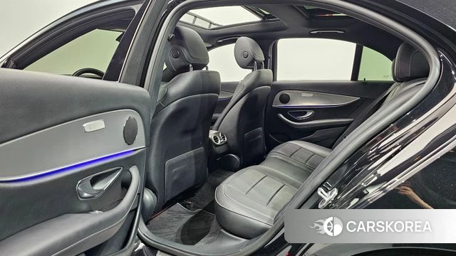 Mercedes-Benz E-Class W213 2019 Черный из Кореи, фото 2