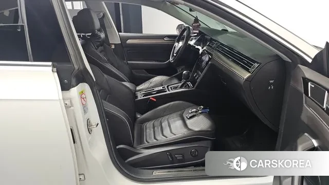 Volkswagen Arteon 2019 Белый из Кореи, фото 2