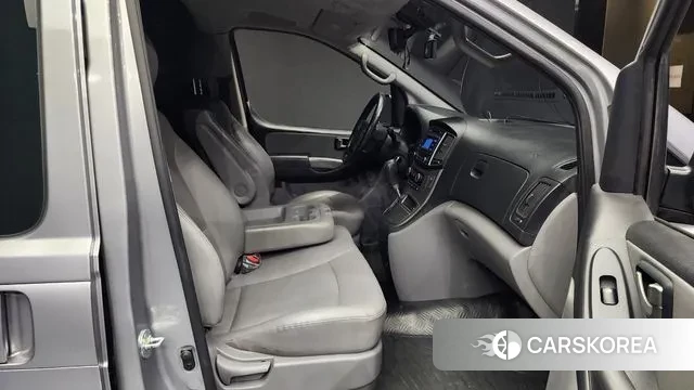 Hyundai The New Grand Starex 2019 Серебристо-серый из Кореи, фото 2