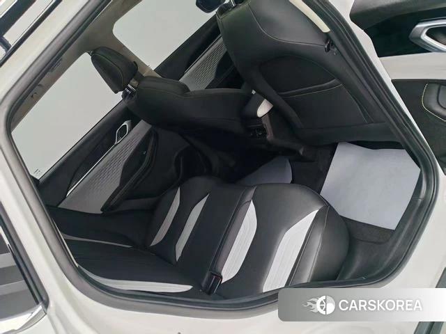 Geely Automobile Binyue 2023 Белый из Китая, фото 2