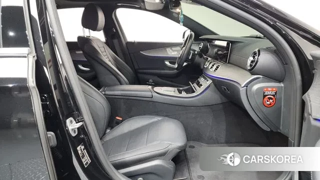 Mercedes-Benz E-Class W213 2022 Черный из Кореи, фото 2