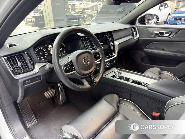 Volvo S60 2022 Белый из Китая, фото 2