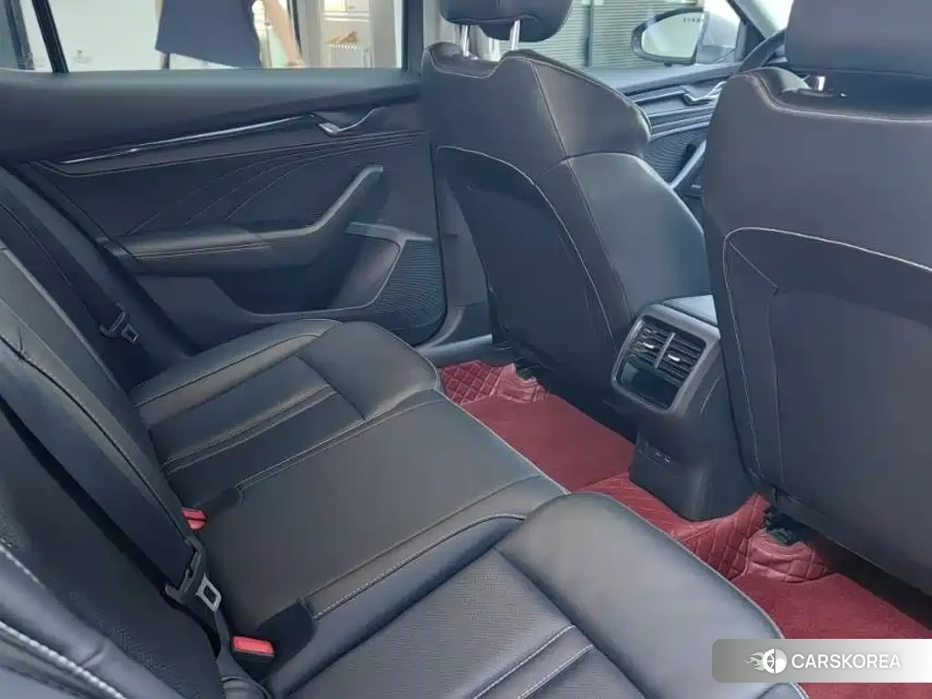Skoda Octavia 2023 Silver/gray из Китая, фото 3