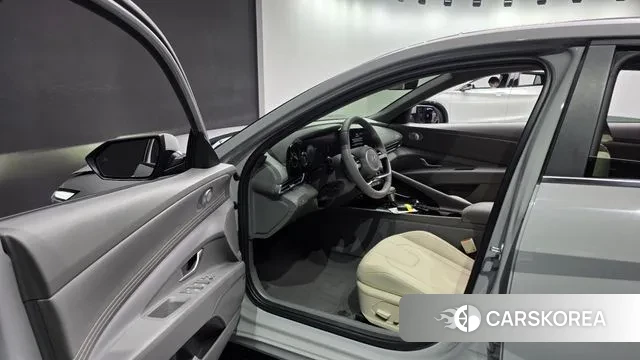 Hyundai The New Avante (CN7) 2024 Серый из Кореи, фото 2