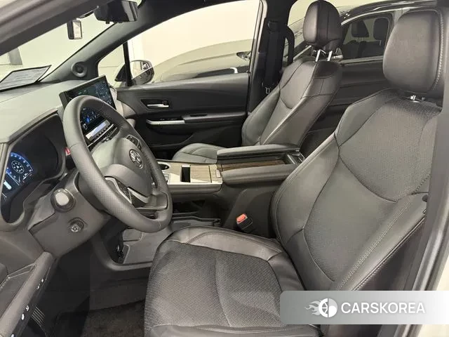 Toyota Sienna 4th Generation 2025 Белый из Кореи, фото 2