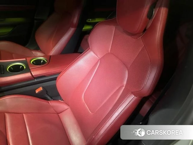 Porsche Taycan 2022 Светло-серебряный цвет из Кореи, фото 2