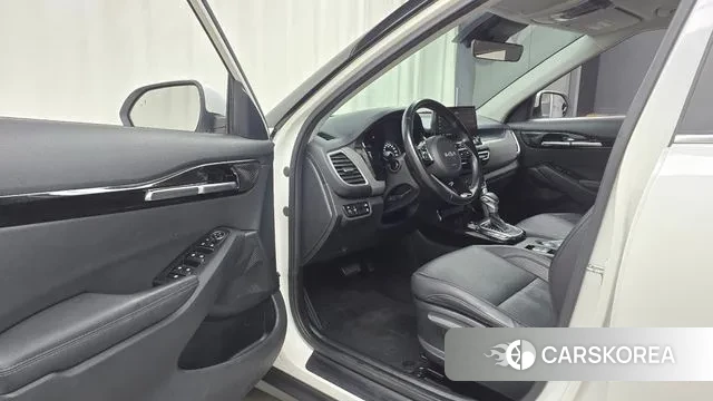 Kia Seltos 2022 Белый из Кореи, фото 2