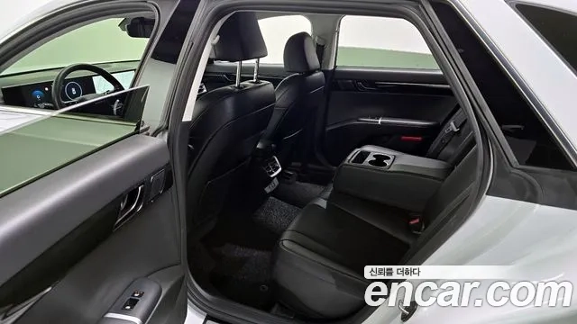 Hyundai Grandeur Hybrid (GN7) 2023 Белый из Кореи, фото 2