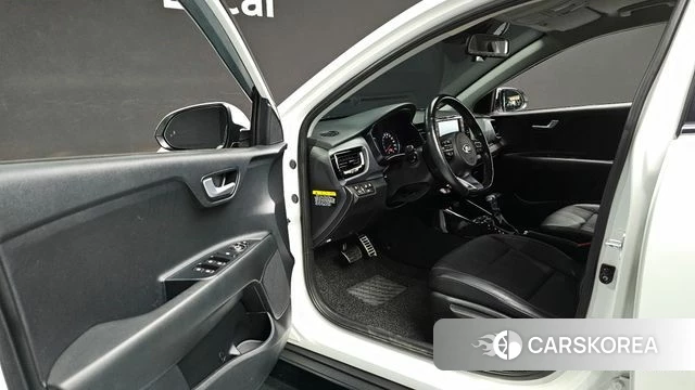 Kia Stonic 2018 Белый из Кореи, фото 2