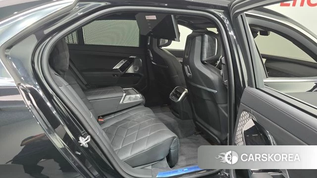 BMW i7 (G70) 2025 Черный из Кореи, фото 2