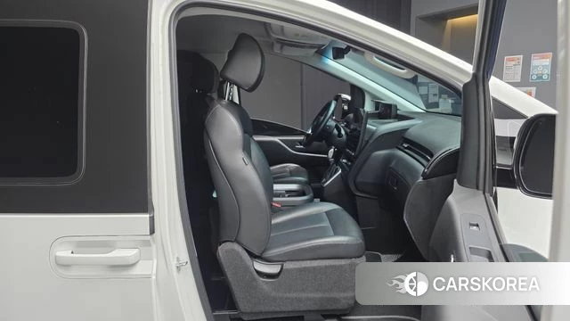 Hyundai Staria 2021 Белый из Кореи, фото 2