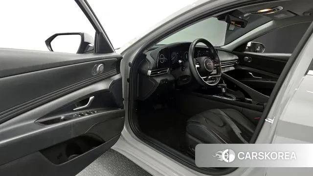 Hyundai Avante (CN7) 2021 Серебристо-серый из Кореи, фото 2