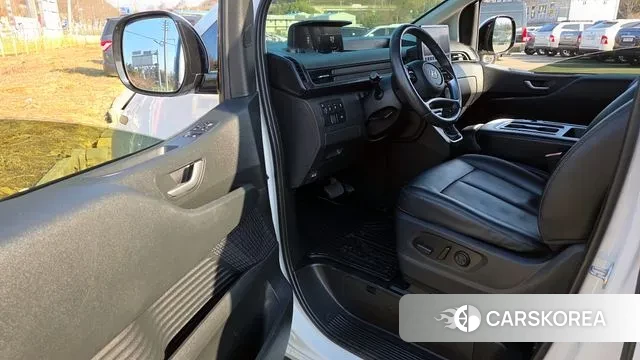 Hyundai Staria 2023 Белый из Кореи, фото 2