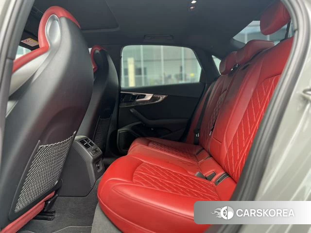 Audi S4 2022 Серебристо-серый из Китая, фото 2
