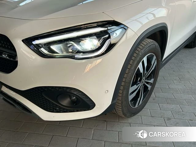 Mercedes-Benz GLA 2023 Белый из Китая, фото 2