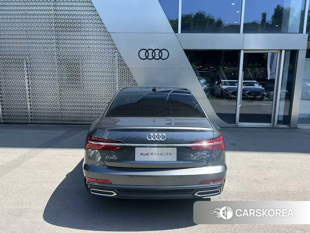 Audi A6L 2022 Темно-серый из Китая, фото 2