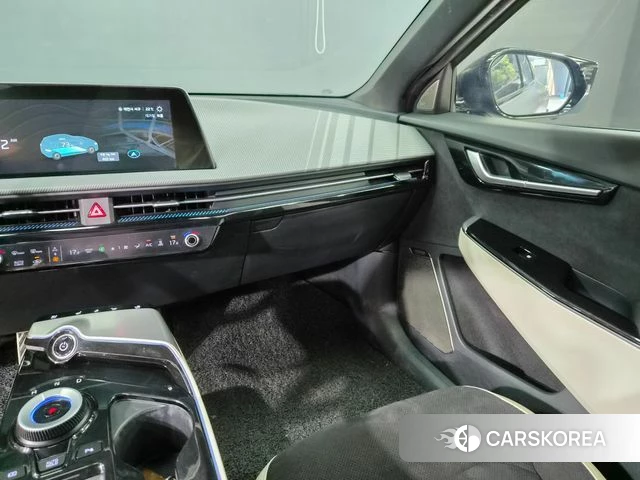 Kia EV6 2022 Серебристо-серый из Кореи, фото 2