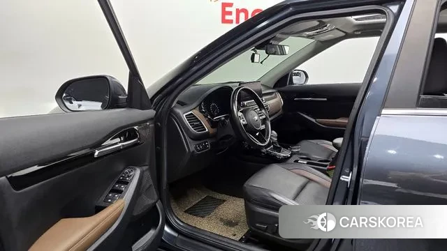 Kia Seltos 2020 Серый из Кореи, фото 2