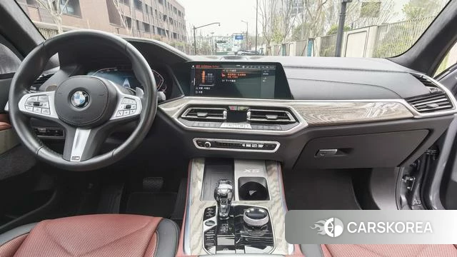 BMW X5 2023 Серебристо-серый из Китая, фото 2