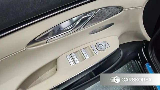 Genesis GV70 2022 Черный из Кореи, фото 2