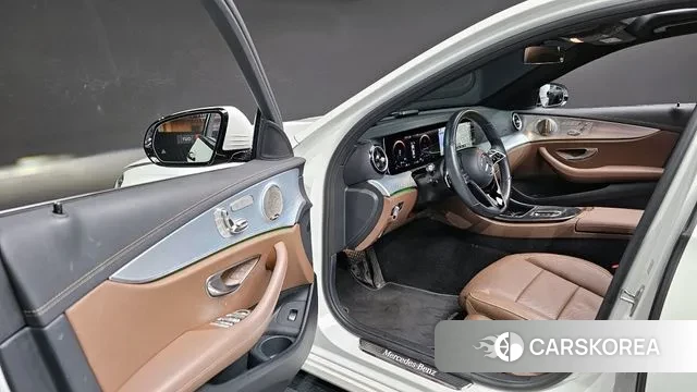 Mercedes-Benz E-Class W213 2021 Белый из Кореи, фото 2