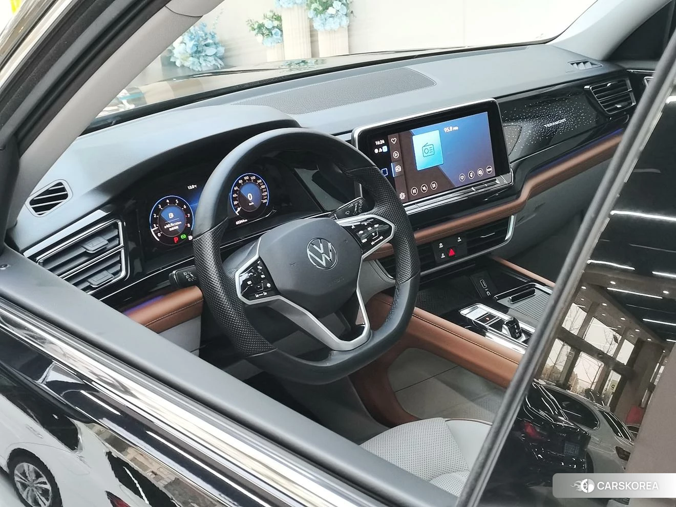 Volkswagen Tourang 2021 Черный из Китая, фото 2